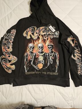 Black Graphic Hoodie with Flame Skull Basketball Motif